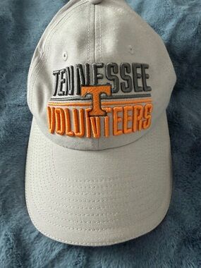 Tennessee Volunteers Gray Baseball Cap with Orange Logo